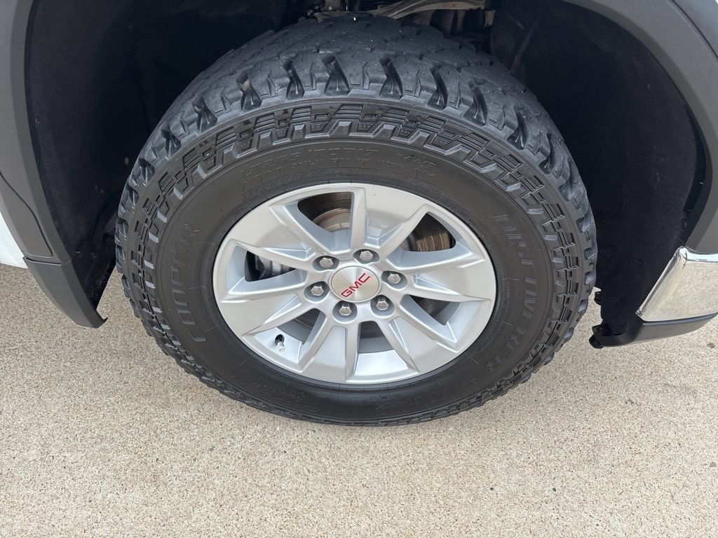 Certified 2023 GMC Sierra 1500 Pro AWD/4WD image 3