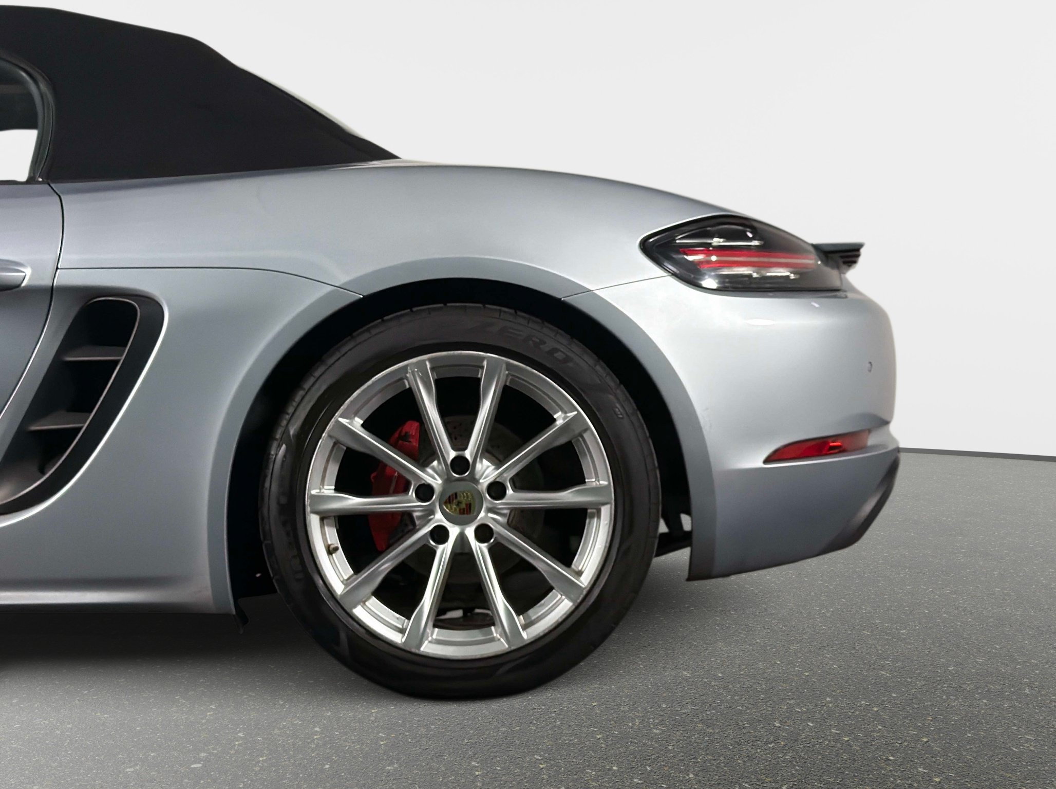 Used 2017 Porsche 718 Boxster S RWD image 13