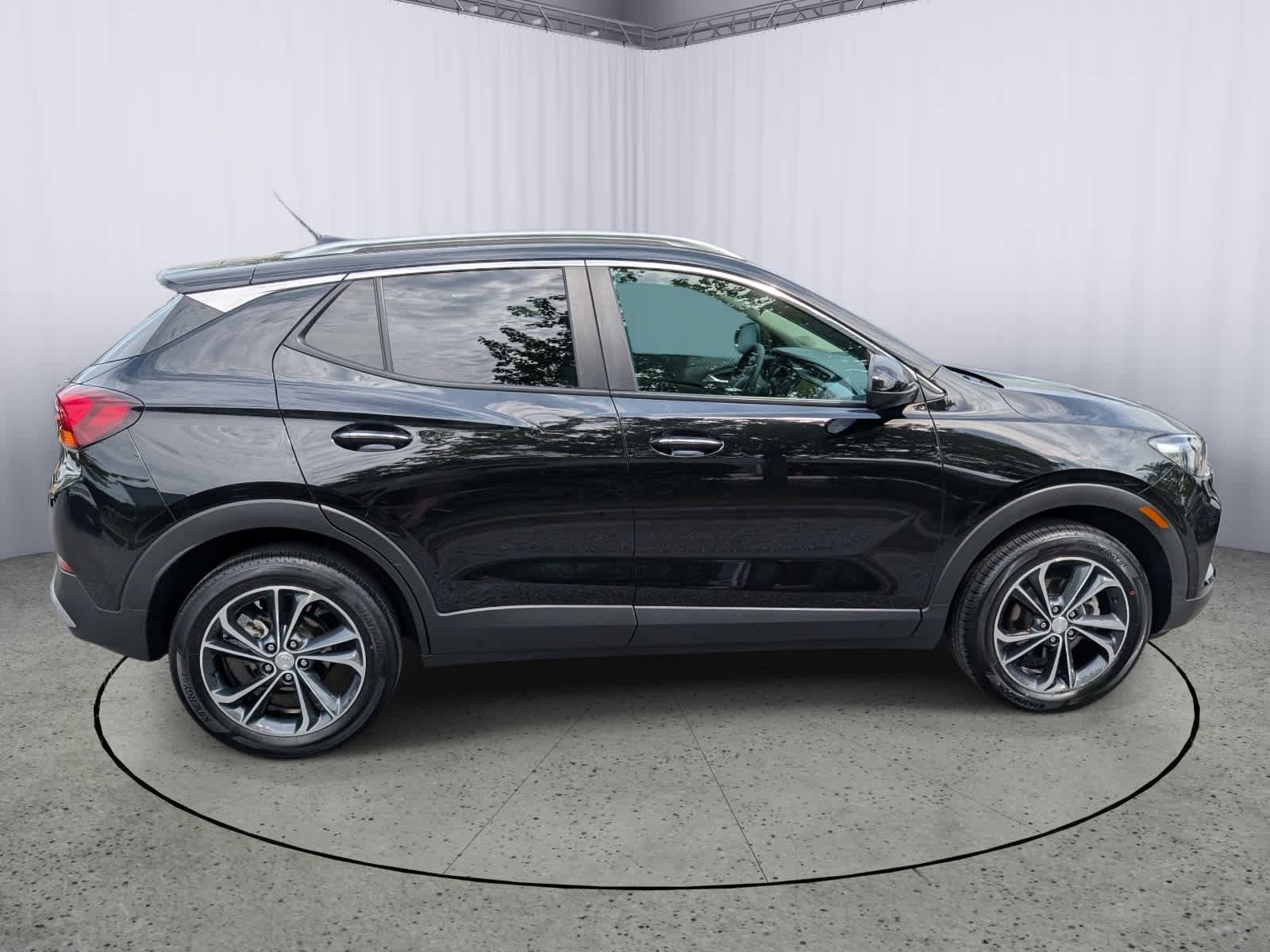 Certified 2023 Buick Encore GX Select w/ Safety Package II AWD/4WD image 2