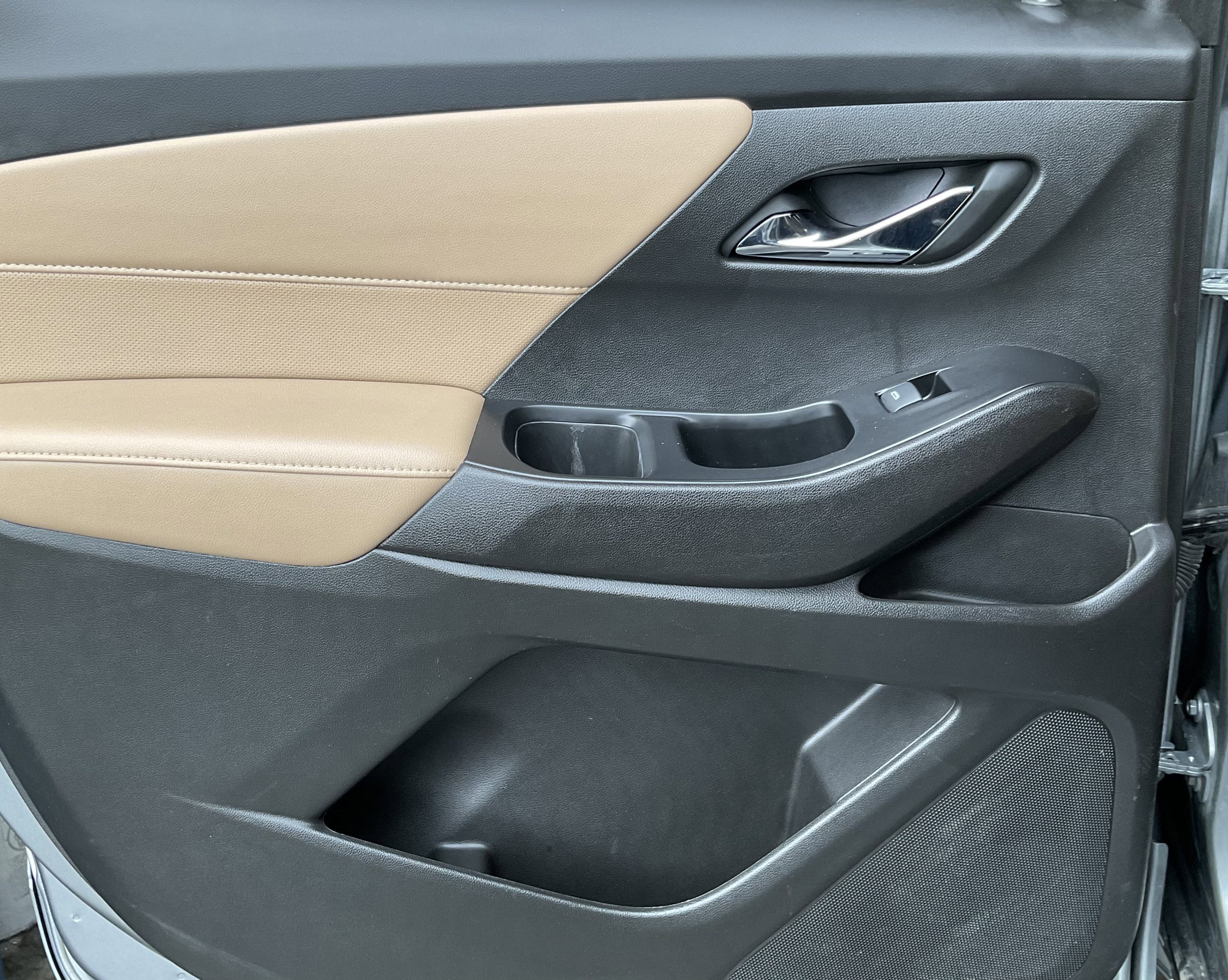 Used 2023 Chevrolet Traverse Premier image 41