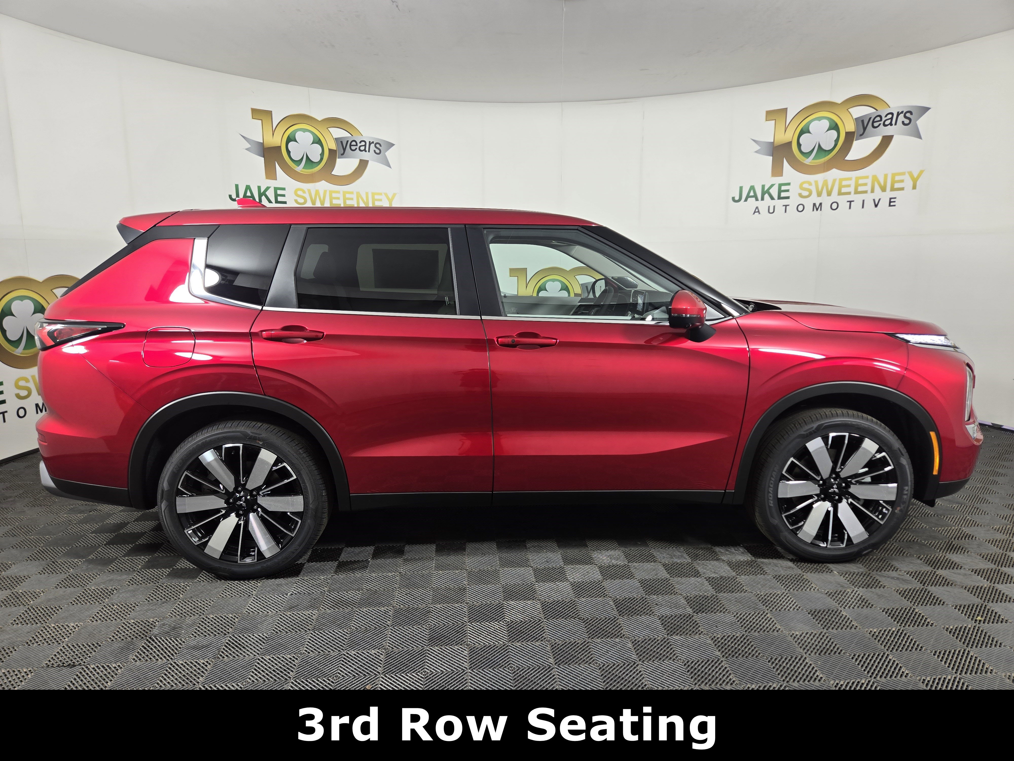 New 2025 Mitsubishi Outlander SE image 8