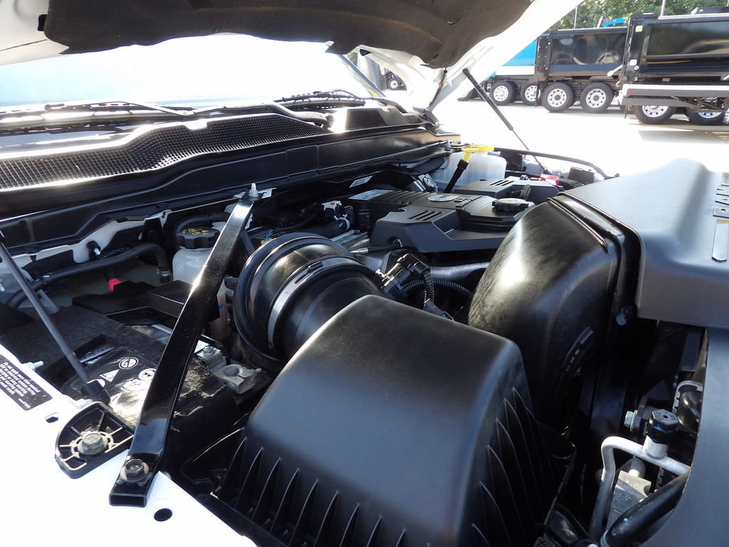 Used 2024 RAM 5500 Tradesman w/ Chrome Appearance Group AWD/4WD image 43