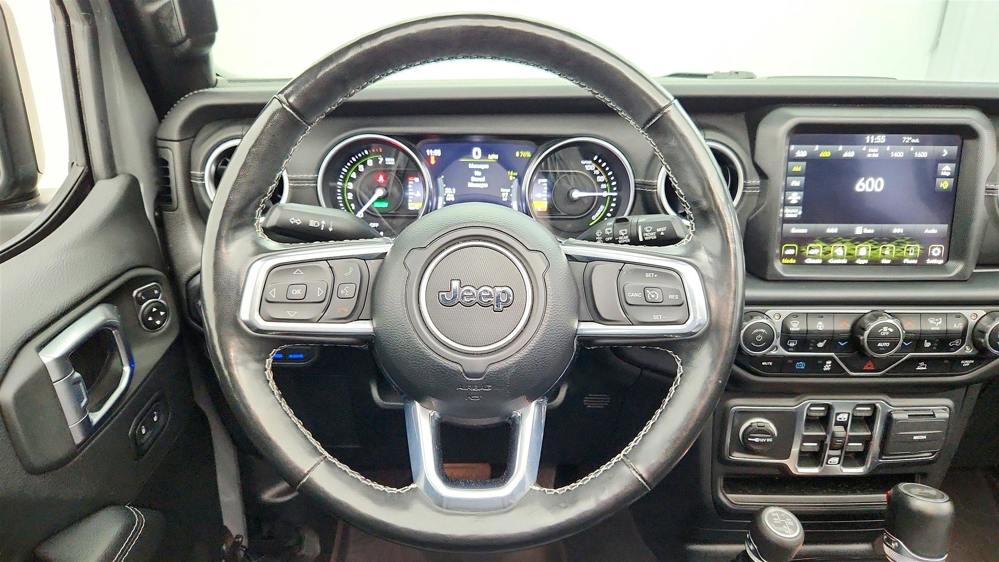 Used 2023 Jeep Wrangler Unlimited Sahara w/ Cold Weather Group AWD/4WD image 28