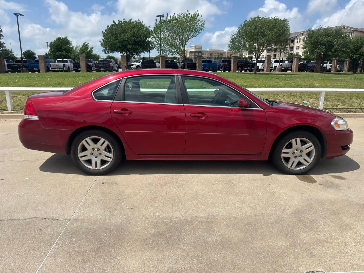 Used 2015 Chevrolet Impala LT w/ LT Sunroof Package image 3