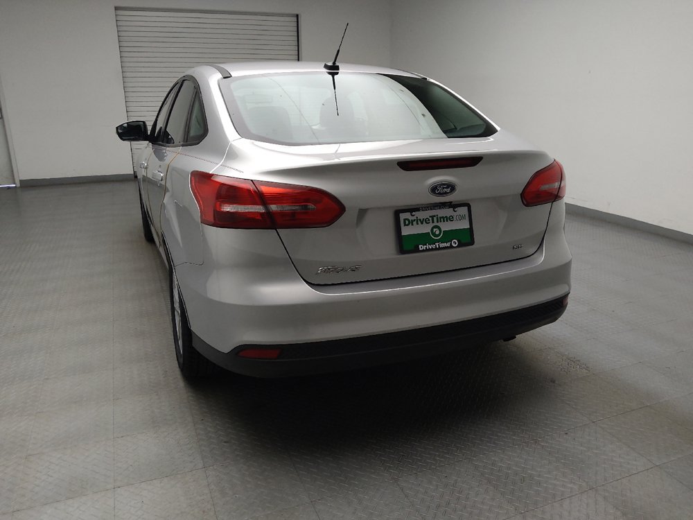 Used 2016 Ford Focus SE w/ SE Cold Weather Package FWD image 6