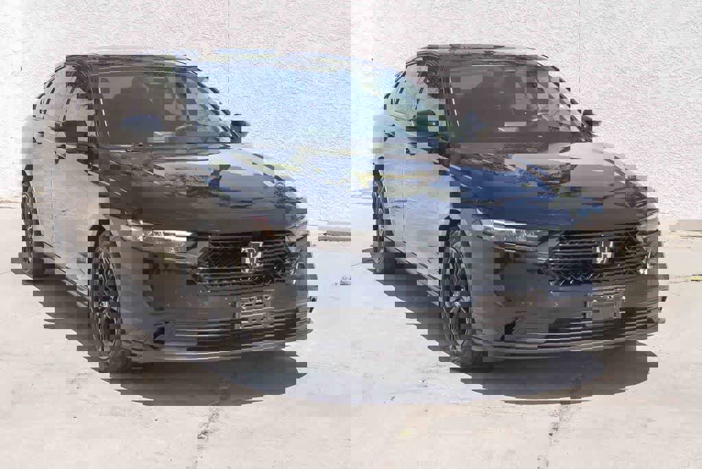 Used 2025 Honda Accord SE image 3