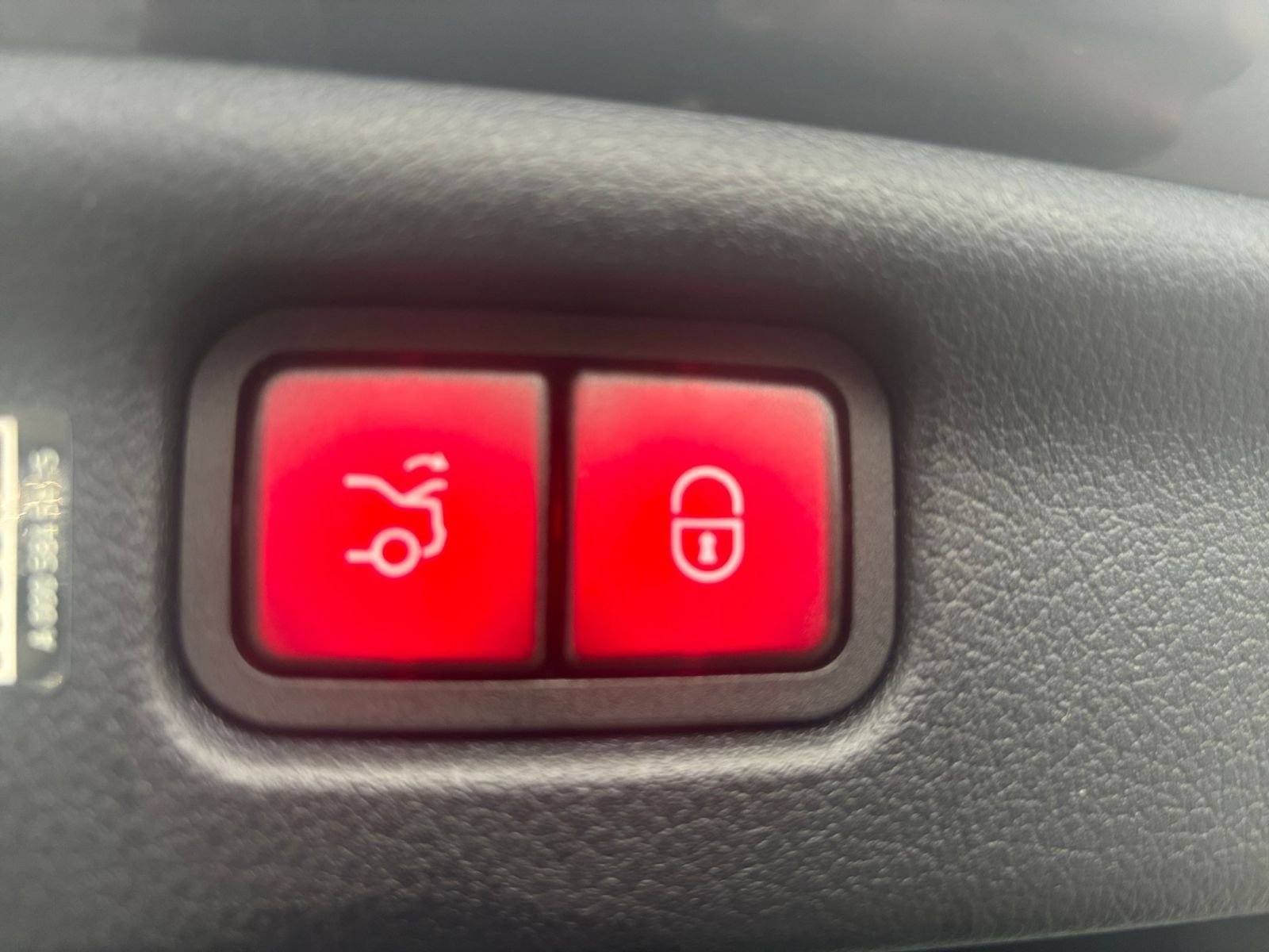 Used 2024 Mercedes-Benz C 300 Sedan image 23