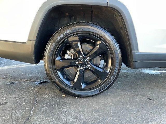 Used 2023 Jeep Grand Cherokee L Laredo image 37