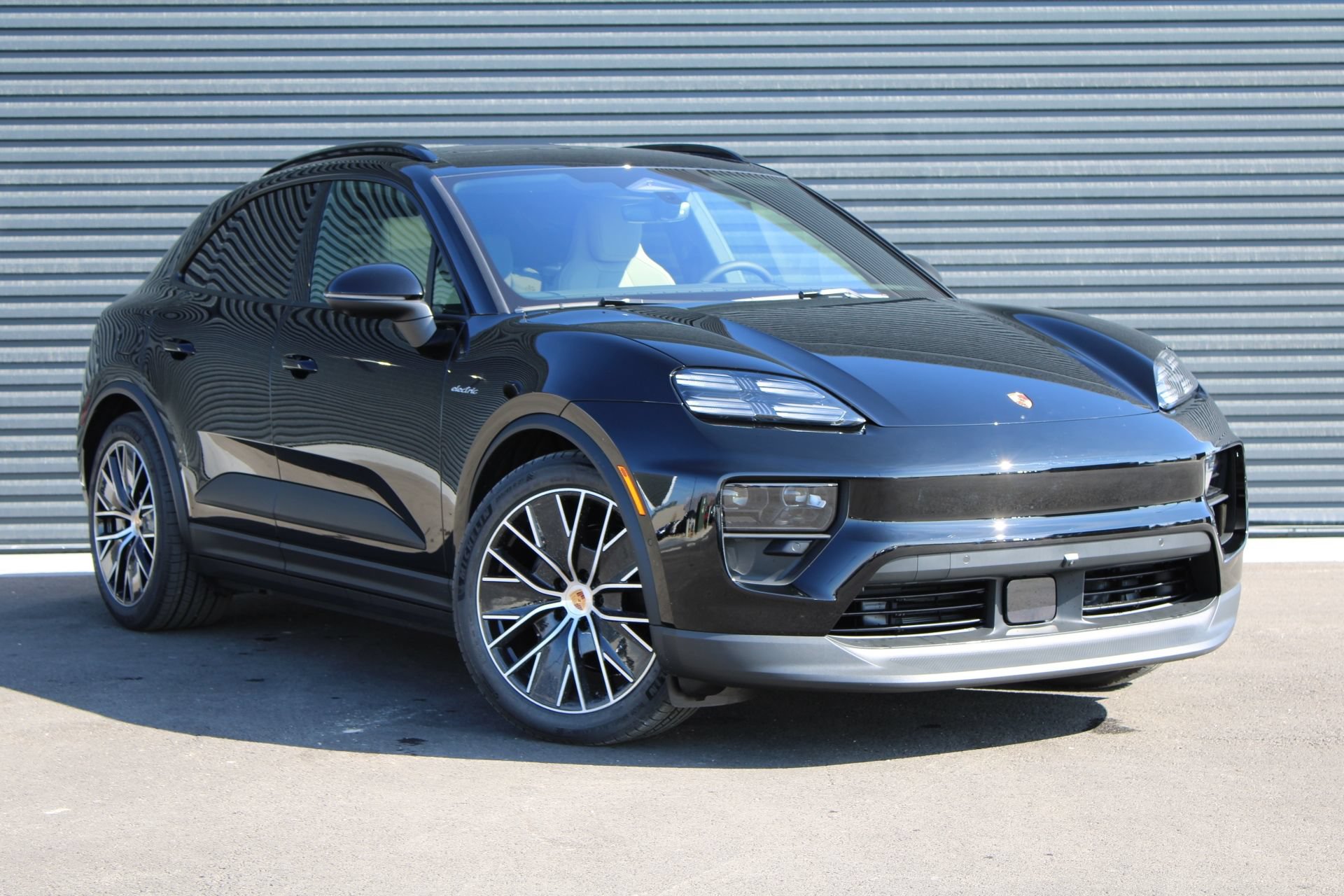 New 2026 Porsche Macan 4 Electric AWD/4WD image 7