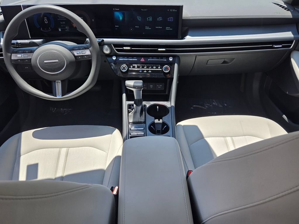 Used 2025 Hyundai Sonata SE FWD image 13