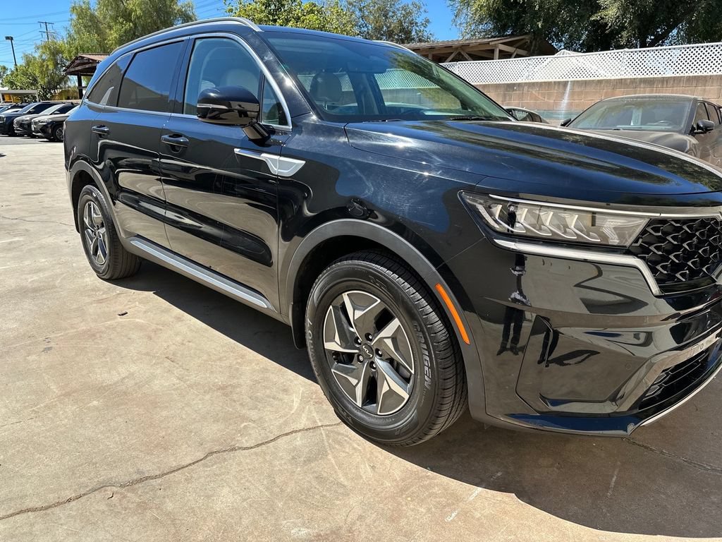 Certified 2023 Kia Sorento EX FWD image 6