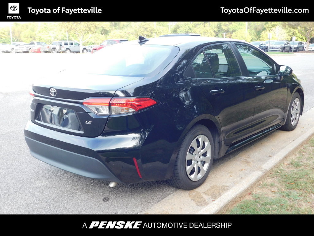 Used 2025 Toyota Corolla LE FWD image 4