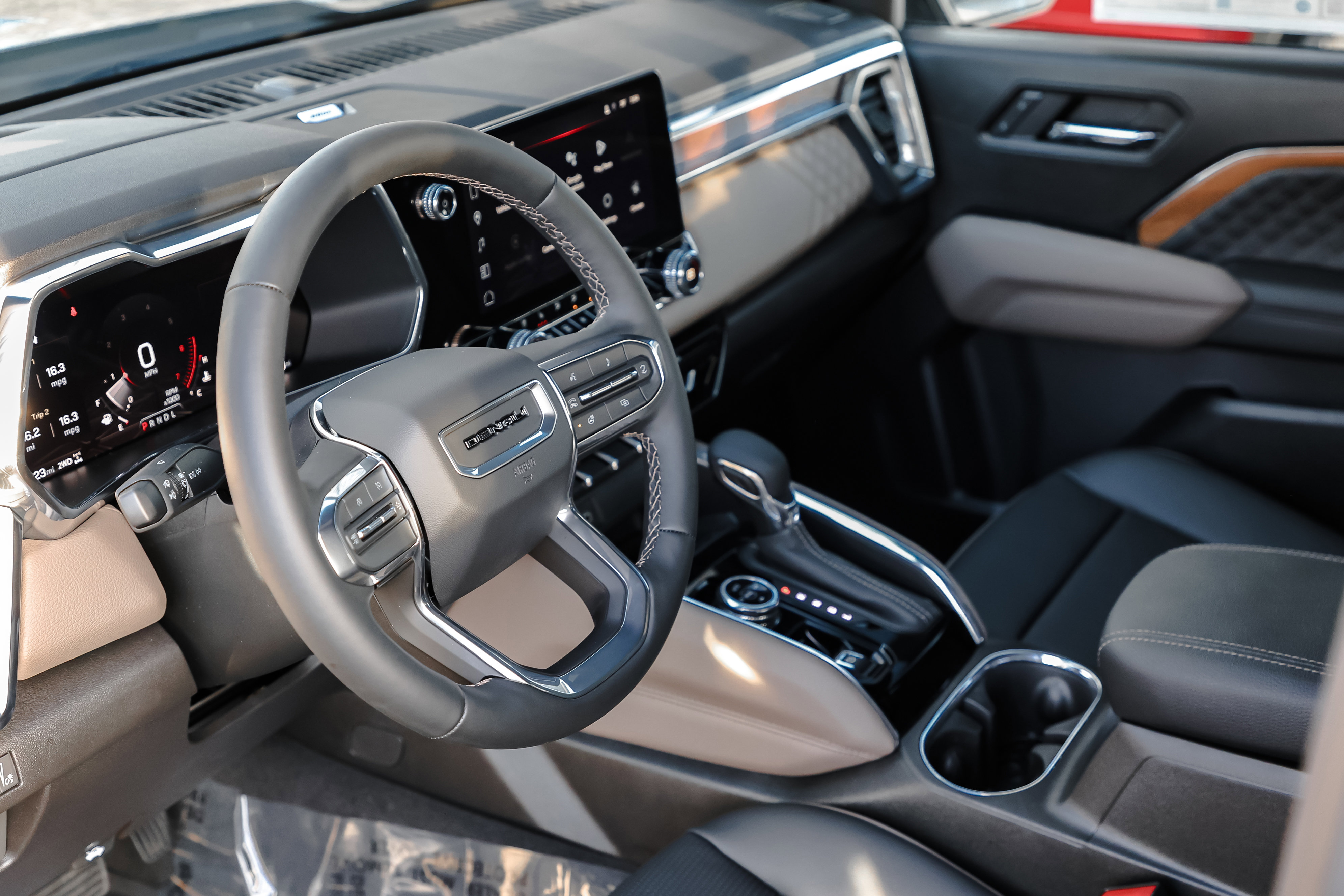 New 2026 GMC Canyon Denali image 11