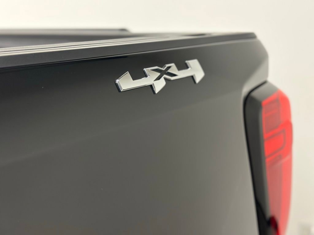 Certified 2024 GMC Sierra 1500 Elevation w/ LPO, Elevation Black Package image 8