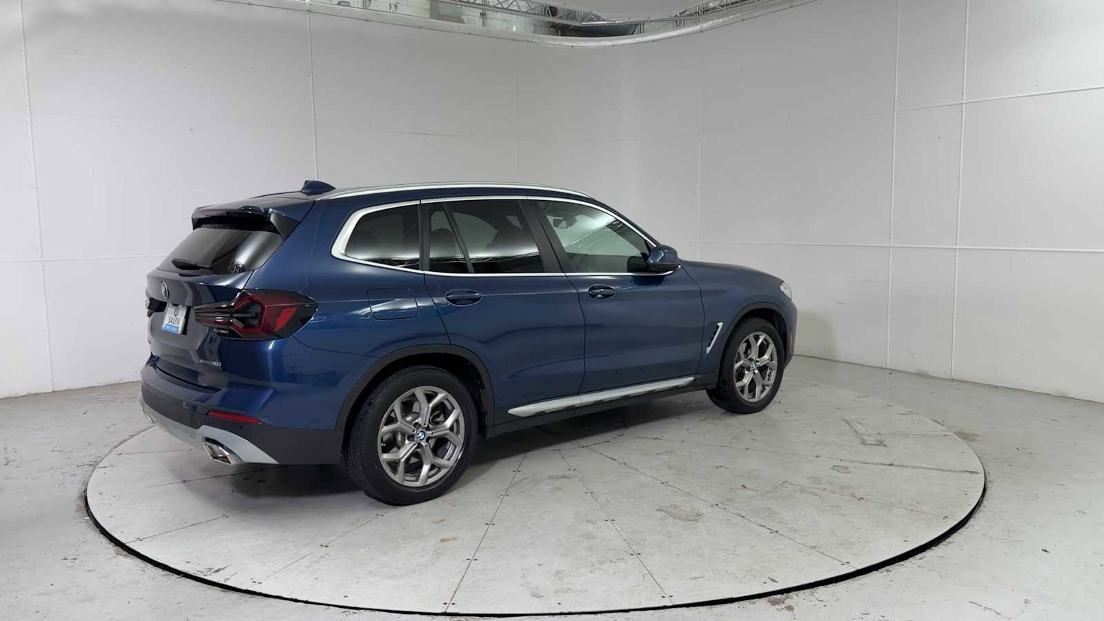 Used 2023 BMW X3 xDrive30i w/ Premium Package AWD/4WD image 2