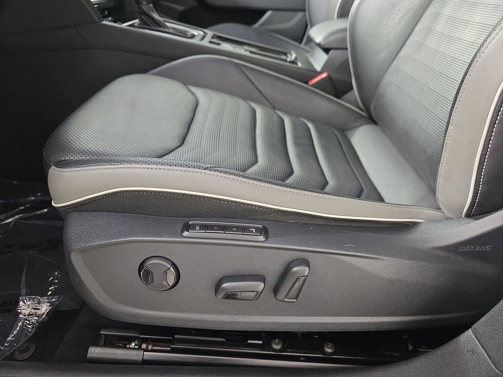 Used 2021 Volkswagen Arteon SEL Premium AWD/4WD image 32