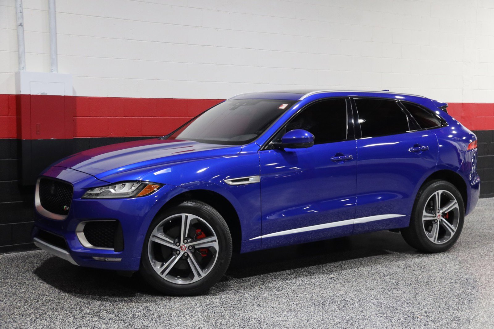 Used 2019 Jaguar F-PACE S image 18