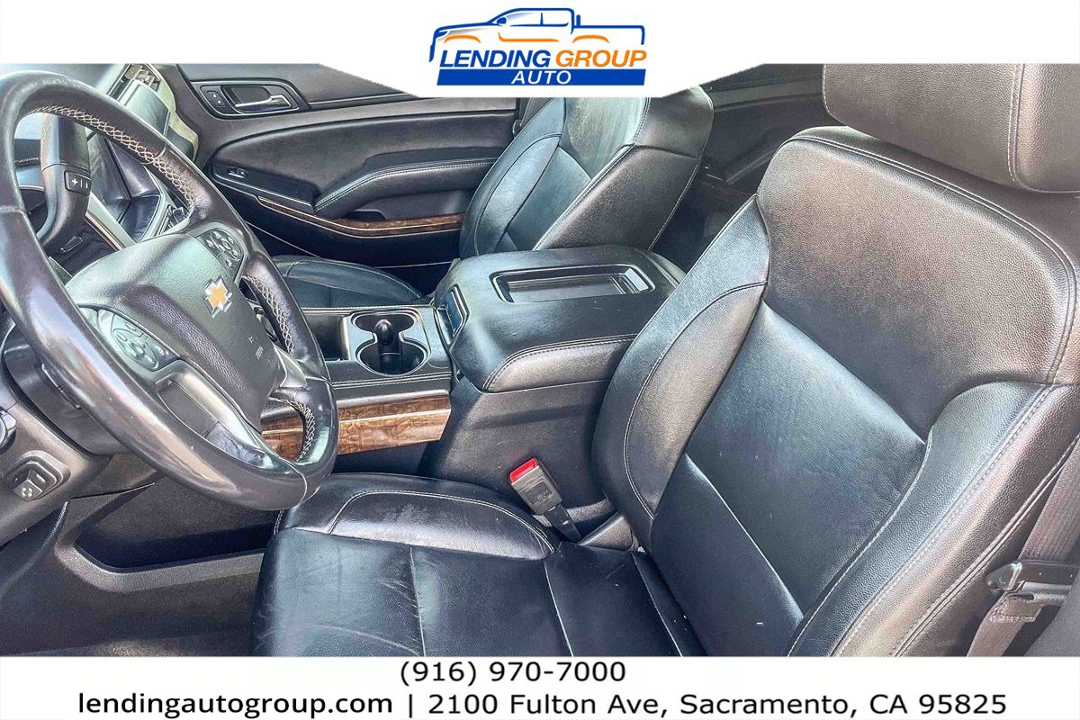 Used 2020 Chevrolet Suburban LT w/ Luxury Package image 16