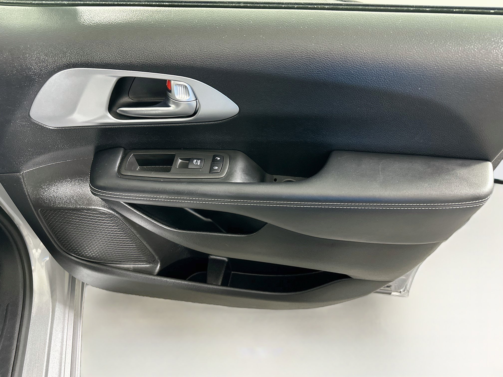 Used 2021 Chrysler Pacifica Touring-L w/ S Appearance Package FWD image 30
