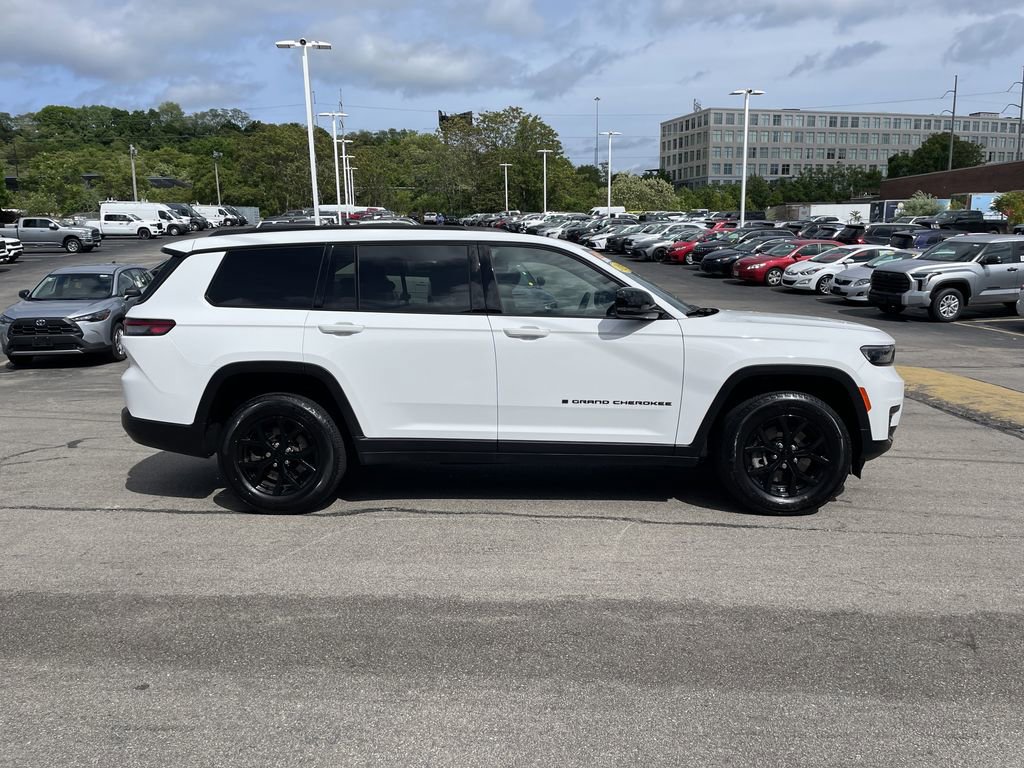 Certified 2025 Jeep Grand Cherokee L Altitude AWD/4WD image 7