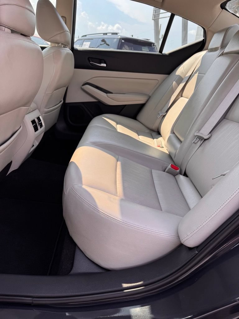 Used 2019 Nissan Altima 2.5 Platinum FWD image 11
