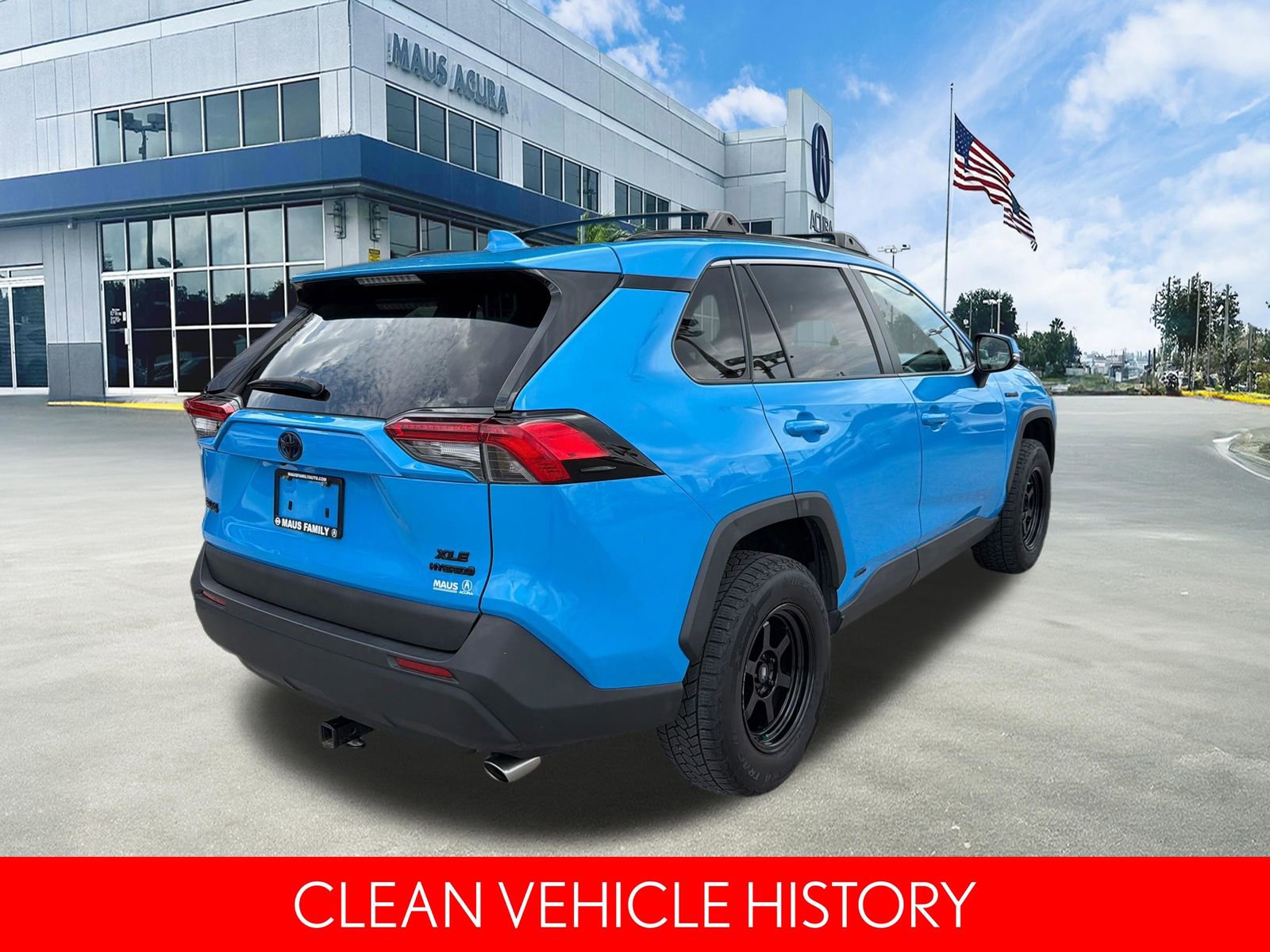 Used 2021 Toyota RAV4 XLE Premium AWD/4WD image 4