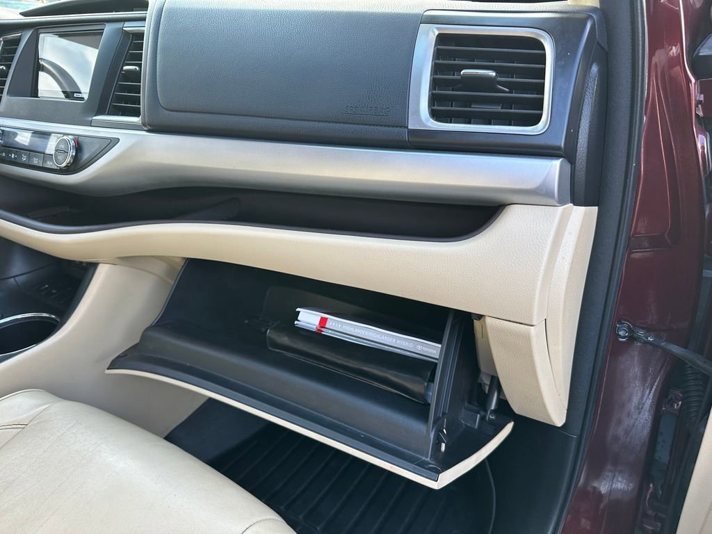 Used 2018 Toyota Highlander XLE image 42