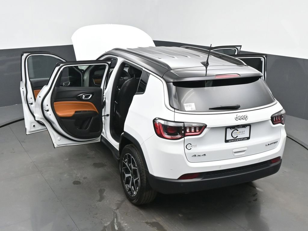 Used 2025 Jeep Compass Limited image 64