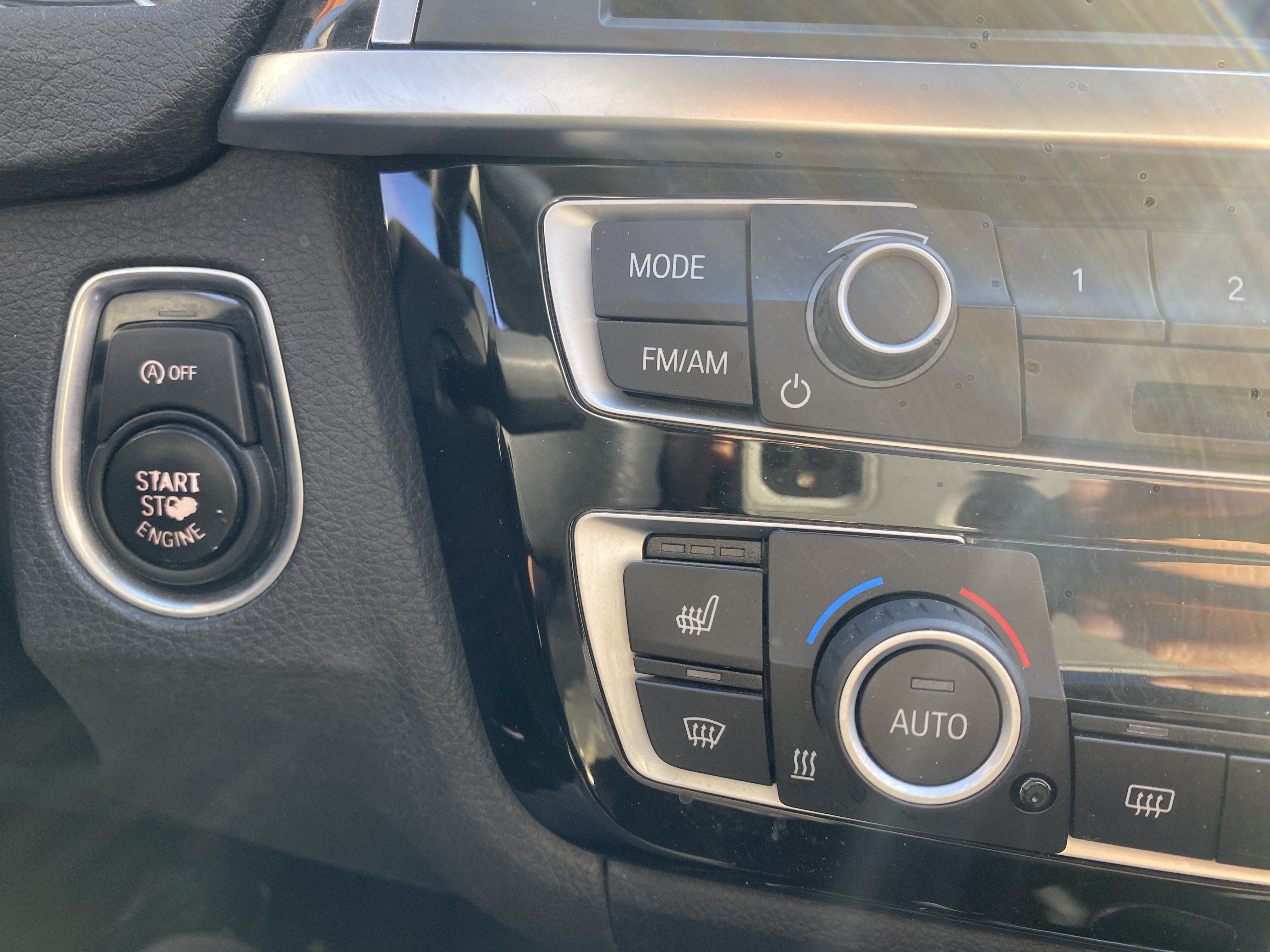 Used 2018 BMW 320i Sedan RWD image 12