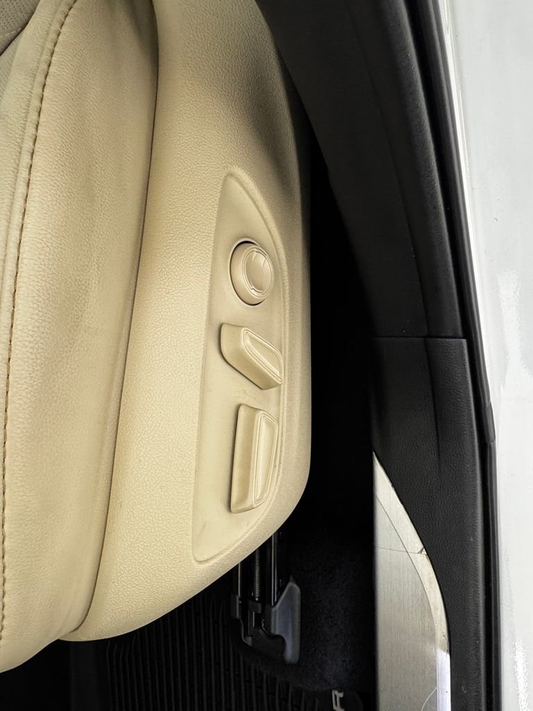 Used 2020 Toyota Highlander Platinum image 31