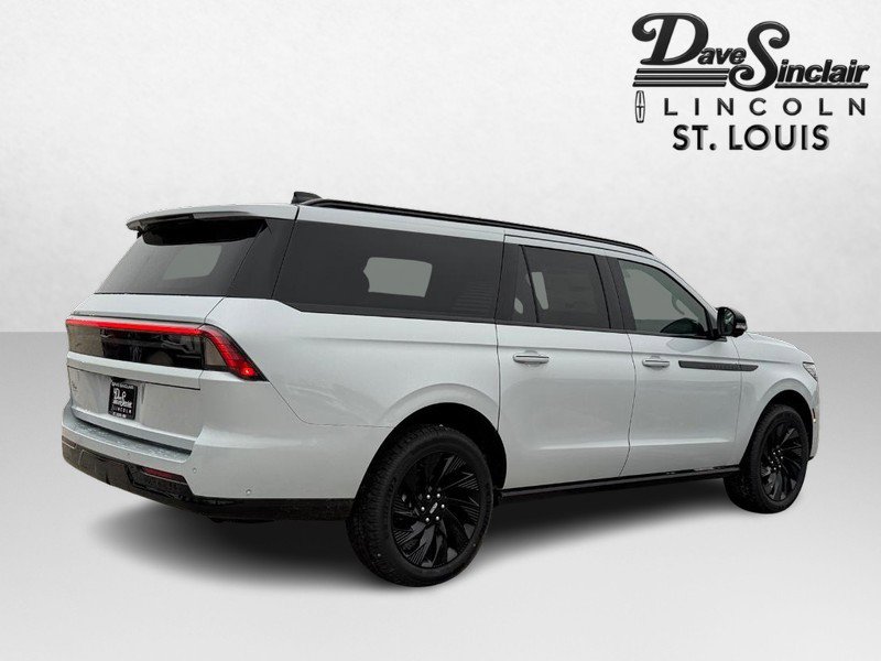New 2025 Lincoln Navigator L Reserve w/ Jet Appearance Package image 5