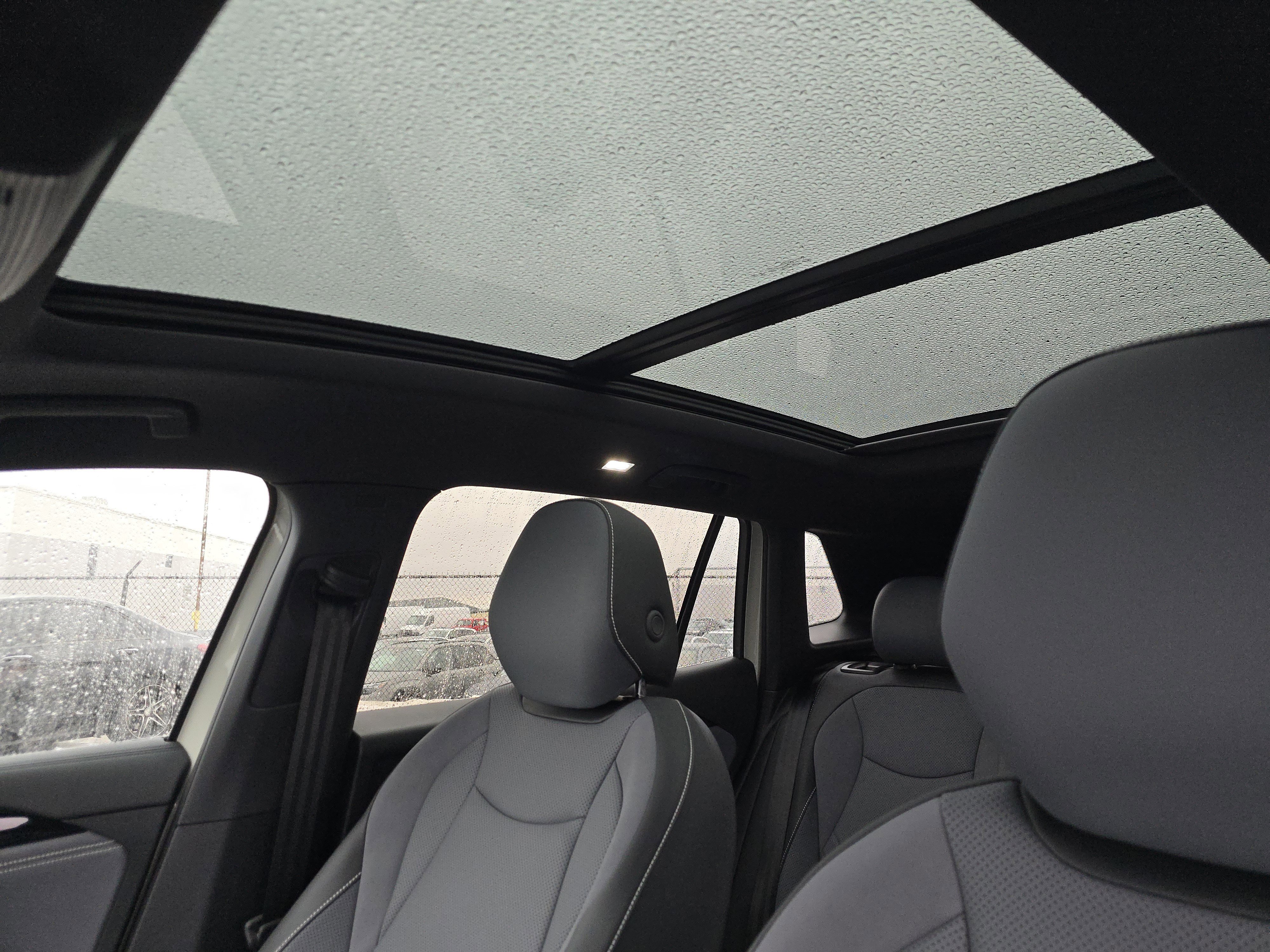 New 2026 Volkswagen Tiguan SE R-Line image 9