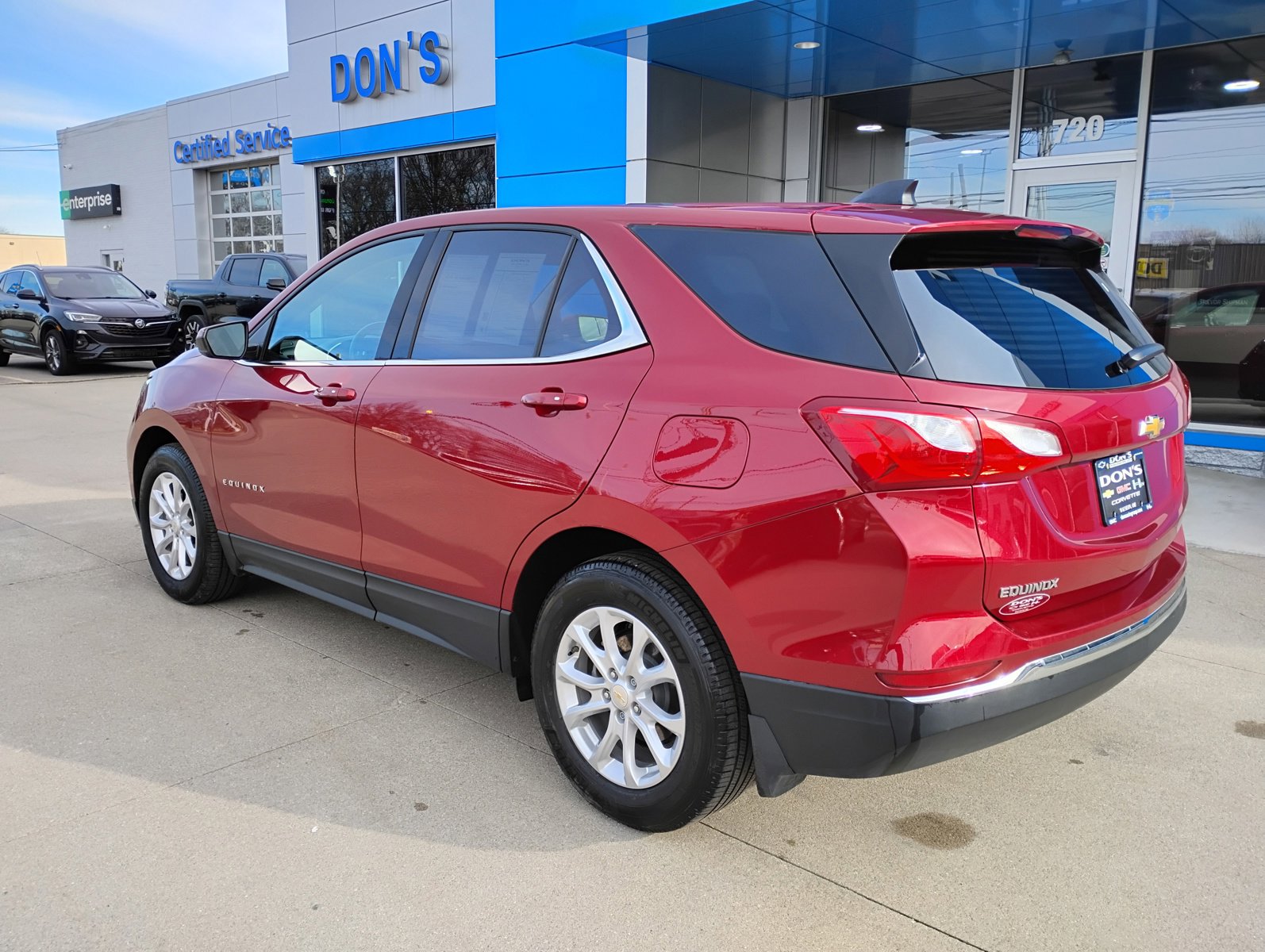 Used 2018 Chevrolet Equinox LT image 2