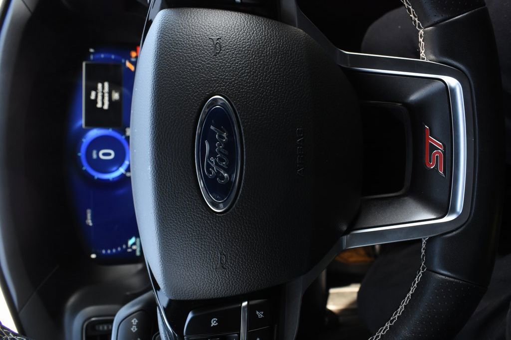 Used 2022 Ford Explorer ST image 32