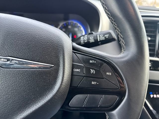 Used 2018 Chrysler Pacifica Touring-L w/ Premium Audio Group image 26