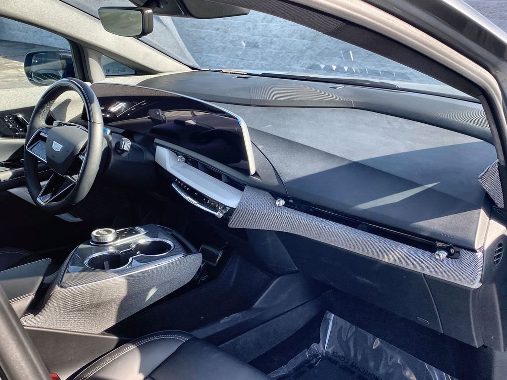 Used 2026 Cadillac Optiq Luxury 1 image 28