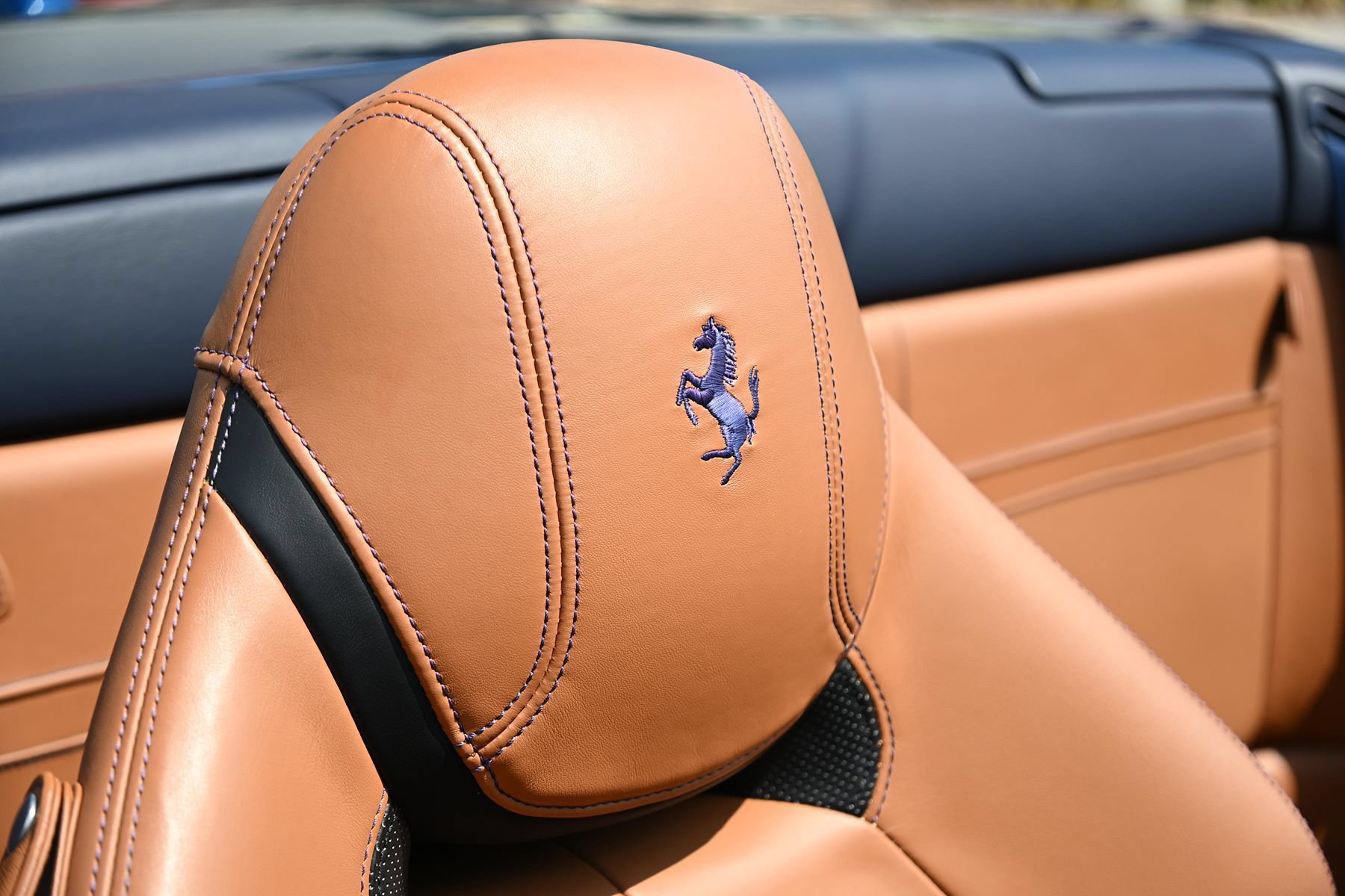 Used 2015 Ferrari California T RWD image 33