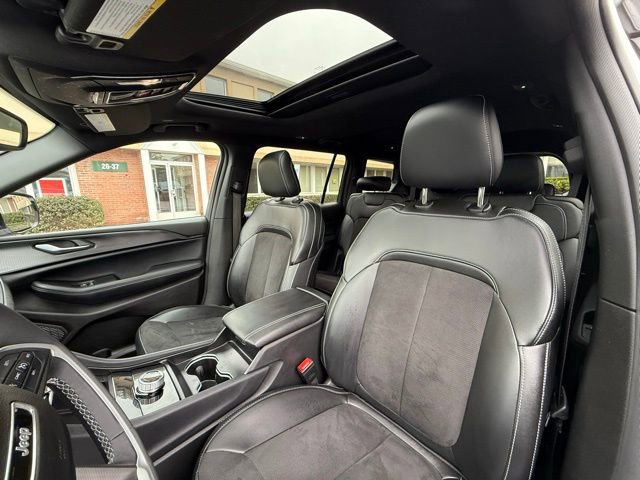 Certified 2024 Jeep Grand Cherokee L Altitude AWD/4WD image 23