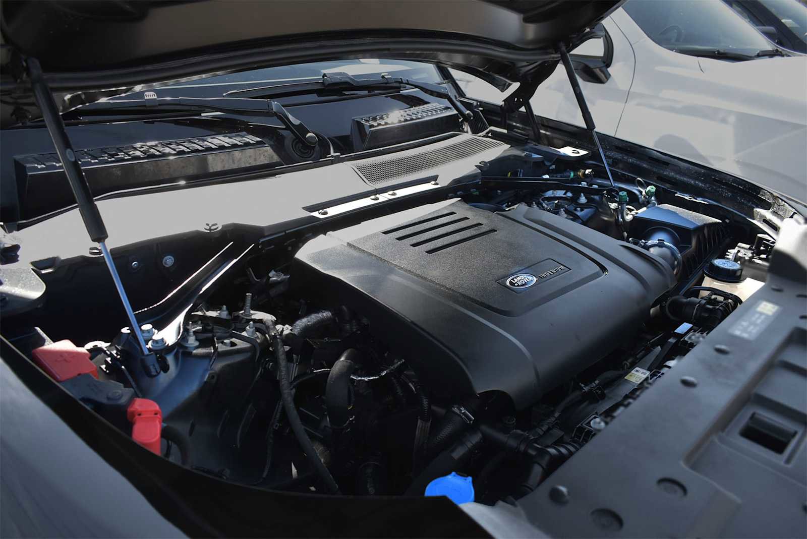 Used 2024 Land Rover Defender 110 S image 31