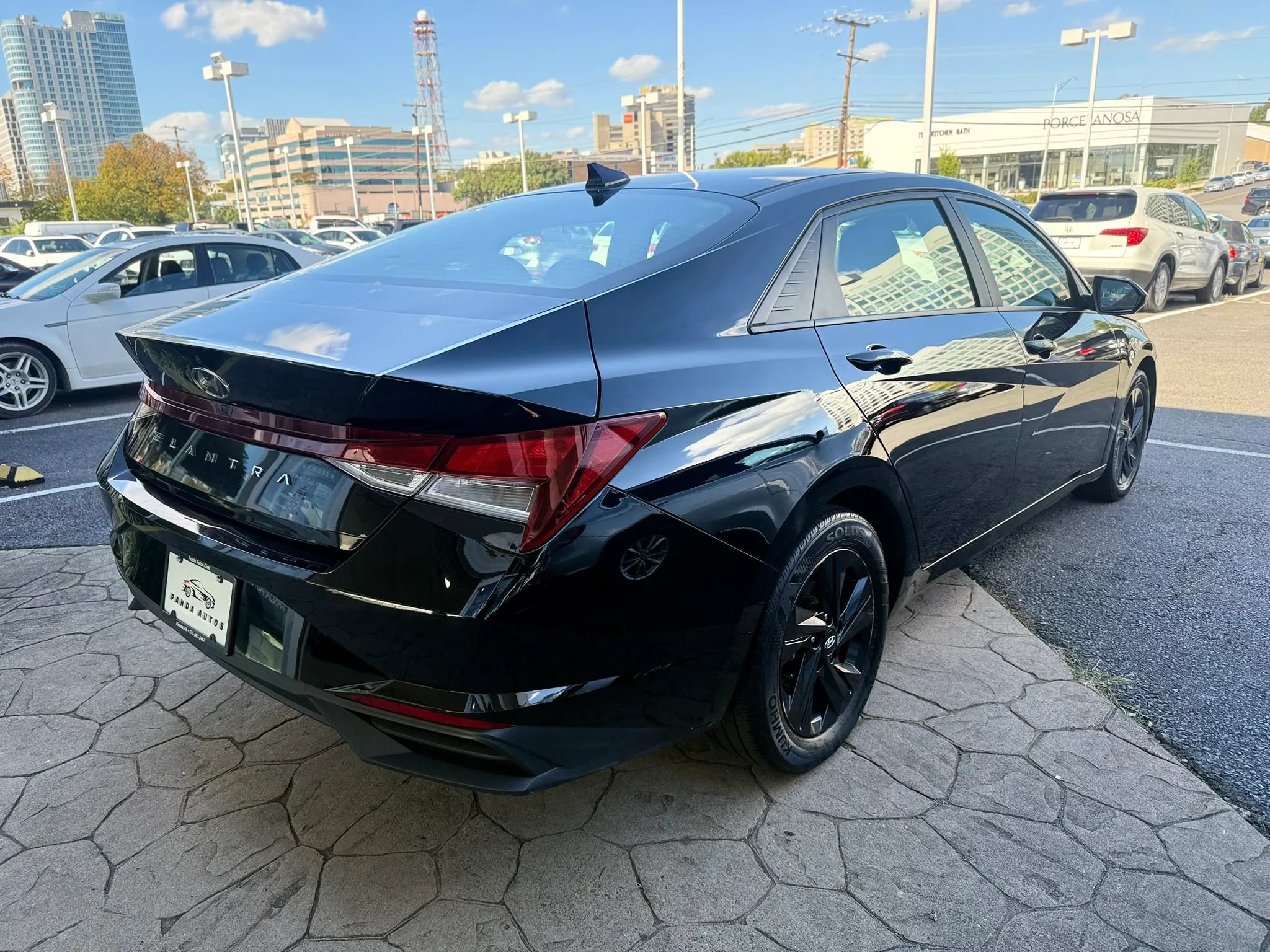 Used 2023 Hyundai Elantra SEL FWD image 7