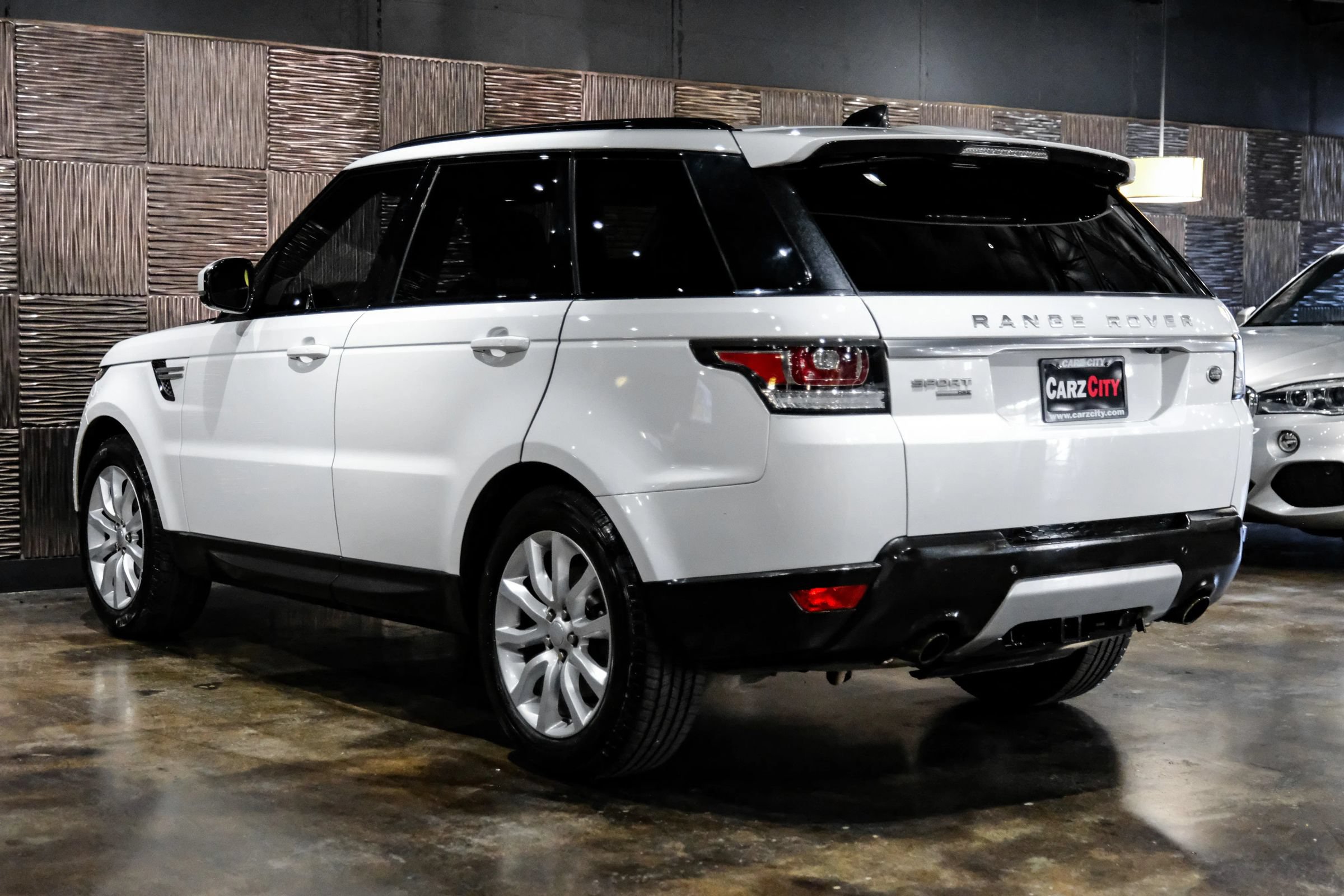 Used 2017 Land Rover Range Rover Sport HSE AWD/4WD image 12