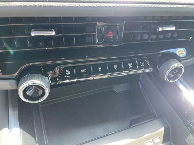 New 2026 Chevrolet Suburban LS w/ LPO, Dark Essentials Package AWD/4WD image 19