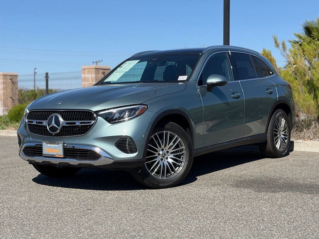Used 2026 Mercedes-Benz GLC 300 image 2