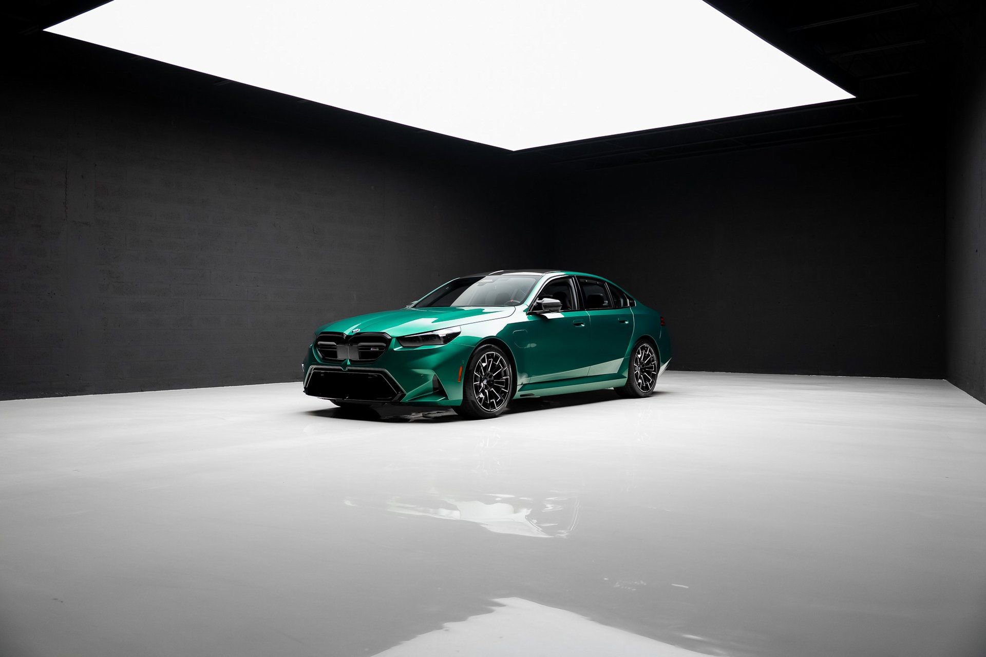 Used 2025 BMW M5 w/ Carbon Package image 91