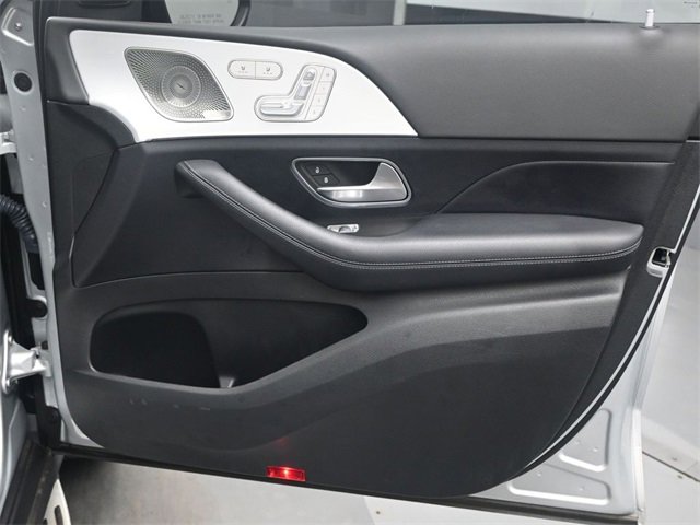 Used 2021 Mercedes-Benz GLS 580 4MATIC image 17