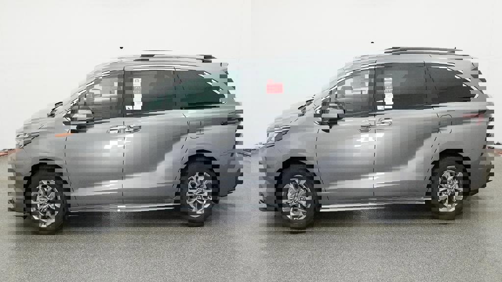 New 2026 Toyota Sienna XLE image 16
