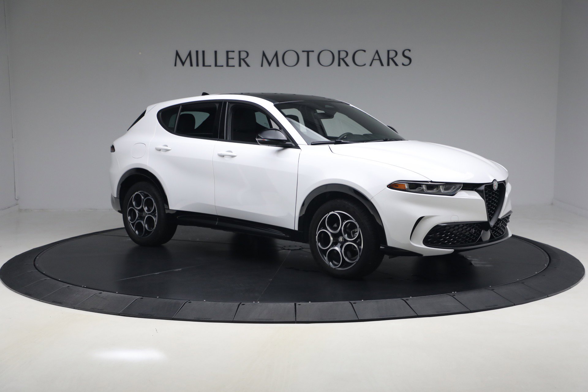 Used 2025 Alfa Romeo Tonale image 10