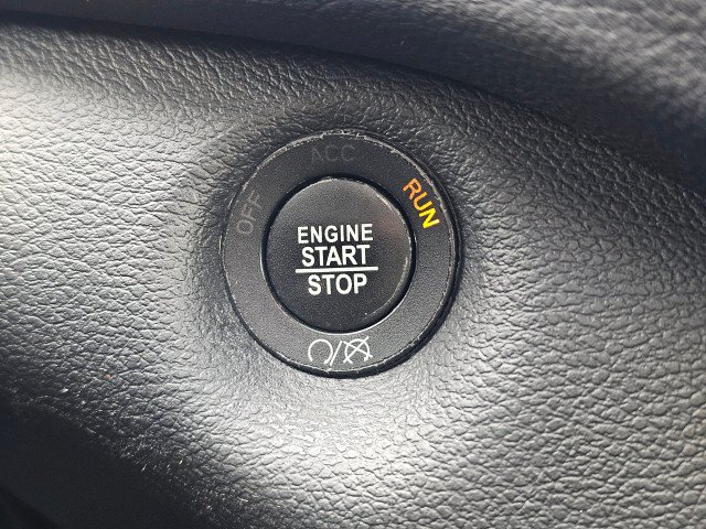 Used 2019 Jeep Cherokee Latitude Plus w/ Comfort/Convenience Group AWD/4WD image 41