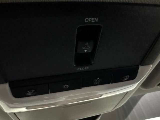Used 2020 Nissan Sentra SR w/ Premium Package FWD image 34