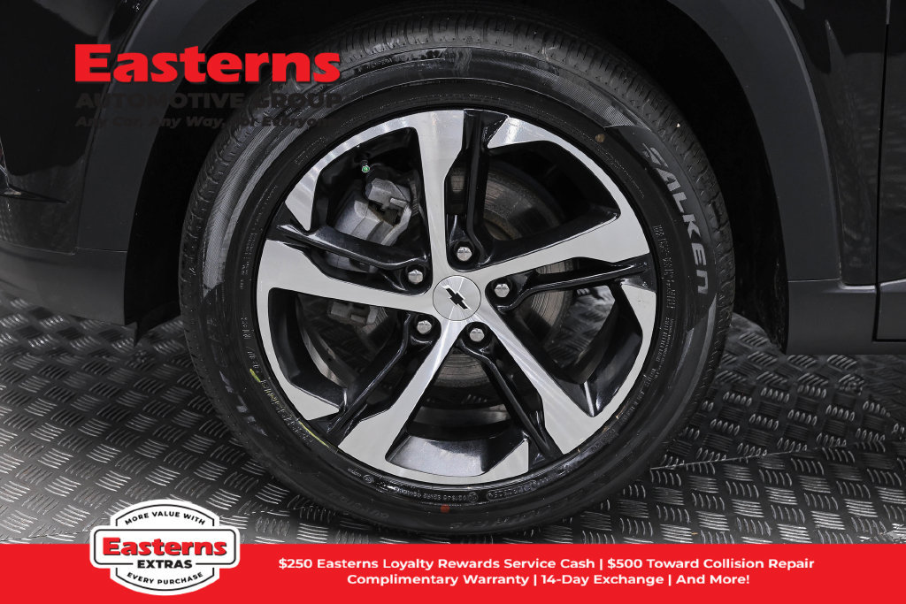 Used 2024 Chevrolet Trax RS FWD image 32